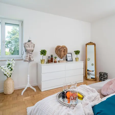 Διαμέρισμα Og2 M With Balcony - 7km To Salzburg Freilassing